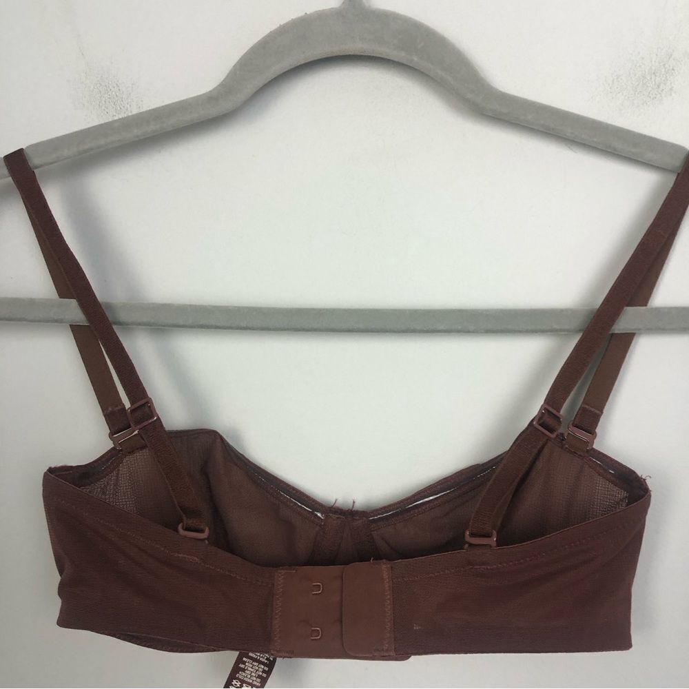 SKIMS | NEW Ultrafine Mesh Convertible Bra in Mahogany Women’s Size 30B - Picture 11 of 12